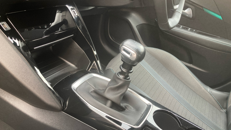 Peugeot 208 1.2 PureTech 100 Allure Premium 5dr Petrol Hatchback